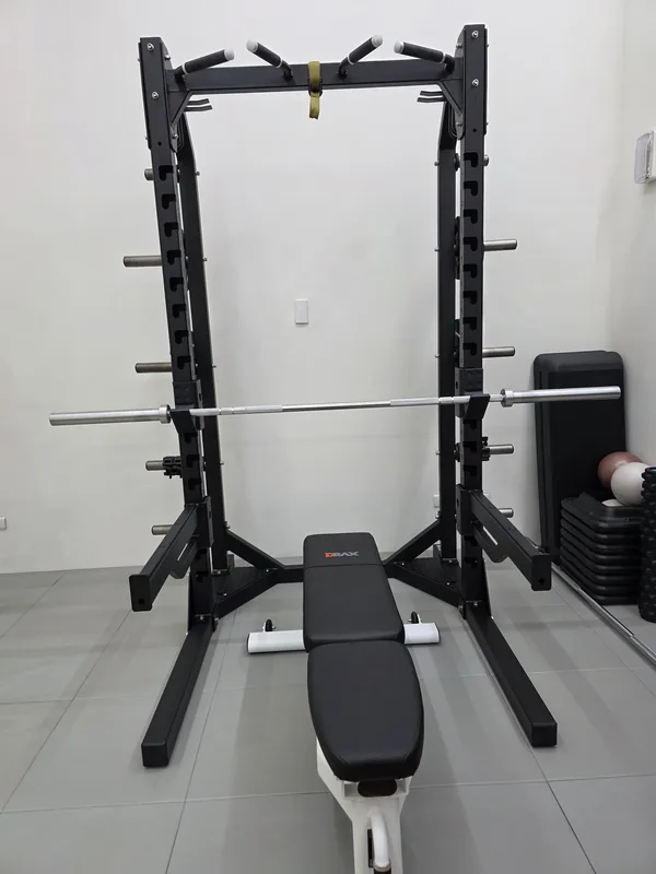 RELIFE Fitness 賦活運動（高雄楠梓右昌健身工作室）— 力量訓練架與槓鈴（自由重量區）