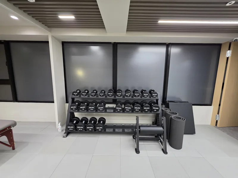 RELIFE Fitness 賦活運動（高雄楠梓右昌健身工作室）— 啞鈴架，各重量齊全